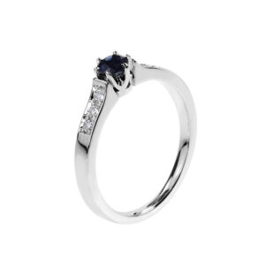 Azula - fehér arany eljegyzési gyűrű kék zafírral és gyémánttal